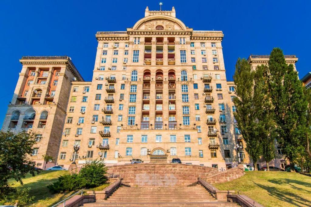 Апартаменти 3-Кімнатні, Метро Хрещатик Kyiv Exterior foto